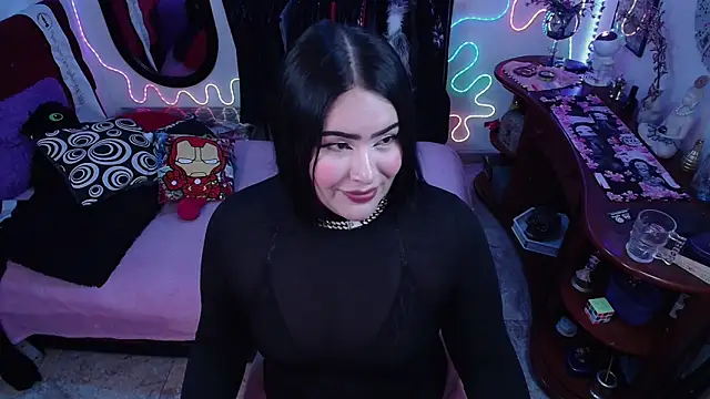 lufek23 online show from April 14, 1:38 pm