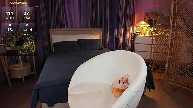 Lazy Lady online show from February 21, 5:15 pm