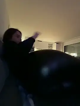 TheCinderella online show from November 17, 4:44 pm