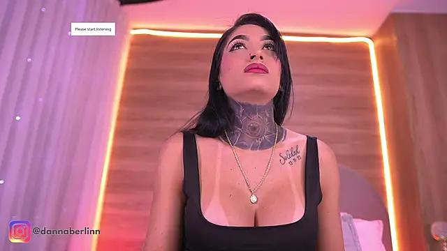 danna berlin  online show from May 26, 7:23 pm