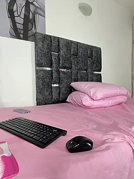 Natasharuso online show from February 23, 9:32 am