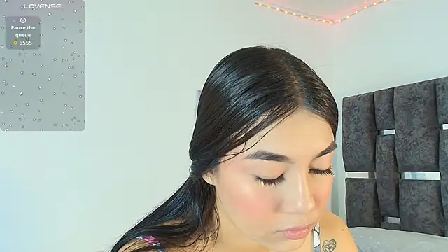 Natasharuso online show from December 16, 1:37 pm