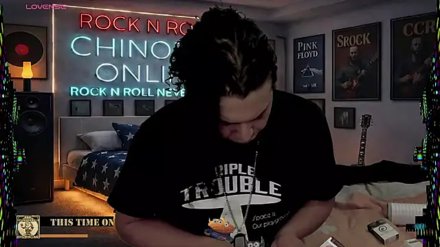 Snapshot of chino_roz chatting on March 1, 9:31 am chino roz online show from March 1, 9:31 am