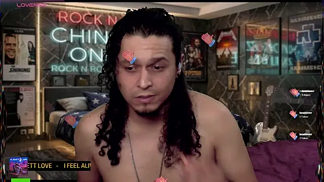 Snapshot of chino_roz chatting on June 15, 10:59 am chino roz online show from June 15, 10:59 am
