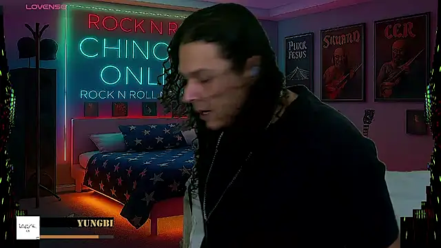 Snapshot of chino_roz chatting on February 18, 6:44 am chino roz online show from February 18, 6:44 am