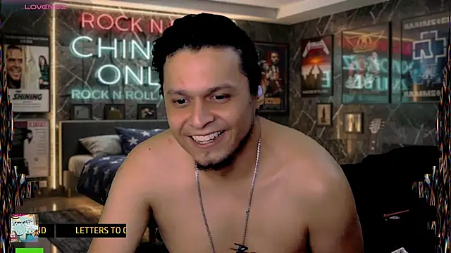 Snapshot of chino_roz chatting on July 13, 8:57 am chino roz online show from July 13, 8:57 am