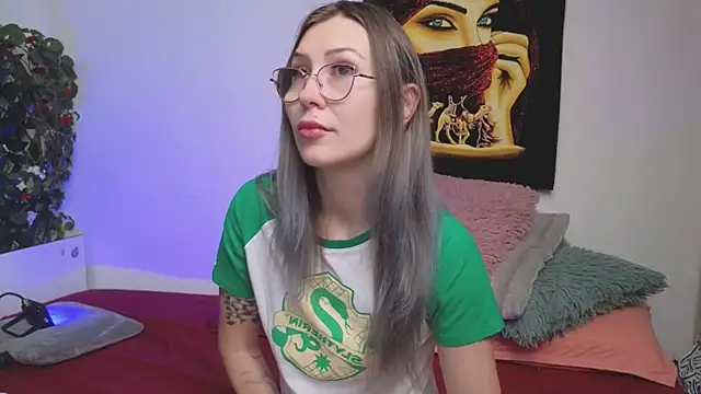 KrisztyAna online show from December 4, 4:22 am