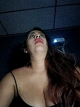 Latina sexy1 online show from September 28, 3:13 am