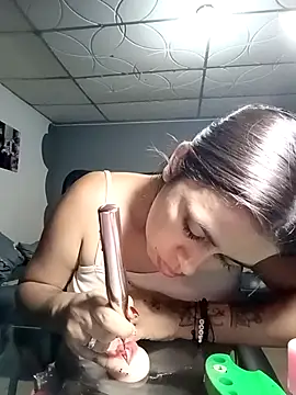 Latina sexy1 online show from April 18, 11:16 pm