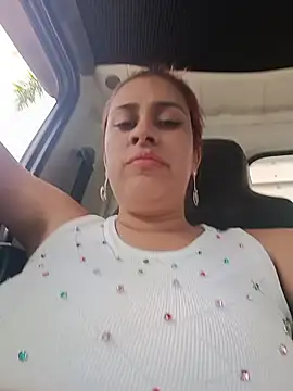 Snapshot of Latina_sexy1 chatting on July 16, 3:20 pm Latina sexy1 online show from July 16, 3:20 pm