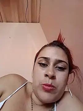 Snapshot of Latina_sexy1 chatting on June 27, 6:25 pm Latina sexy1 online show from June 27, 6:25 pm