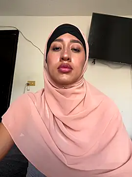 Snapshot of adila_anich chatting on September 13, 9:48 pm adila anich online show from September 13, 9:48 pm