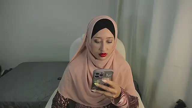 Snapshot of adila_anich chatting on March 1, 12:07 am adila anich online show from March 1, 12:07 am