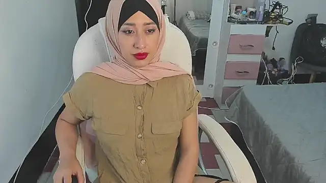 Snapshot of adila_anich chatting on December 20, 12:08 am adila anich online show from December 20, 12:08 am