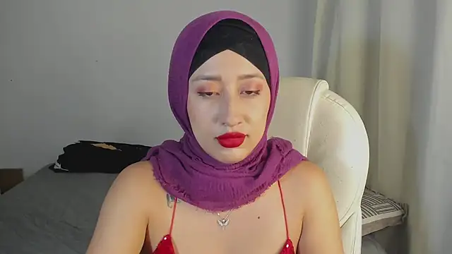 Snapshot of adila_anich chatting on March 18, 10:37 pm adila anich online show from March 18, 10:37 pm