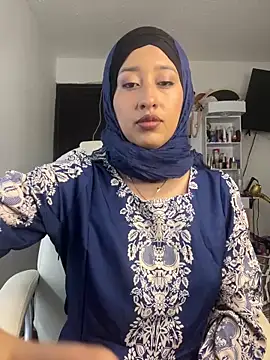 Snapshot of adila_anich chatting on December 12, 11:03 pm adila anich online show from December 12, 11:03 pm