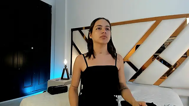 Aron cruz online show from March 4, 1:30 pm