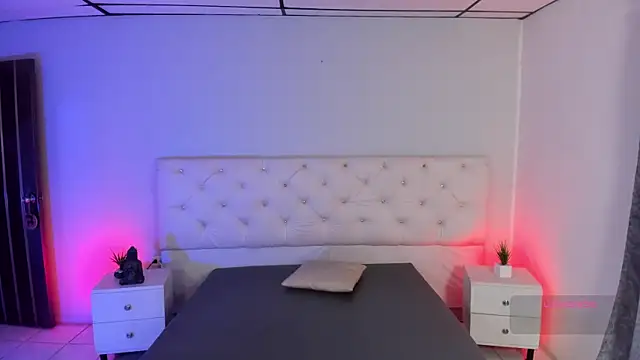 Aron cruz online show from November 15, 1:26 pm