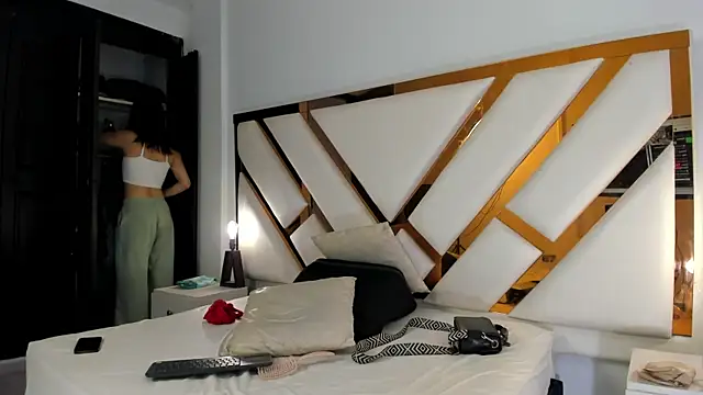 Aron cruz online show from April 2, 1:18 pm