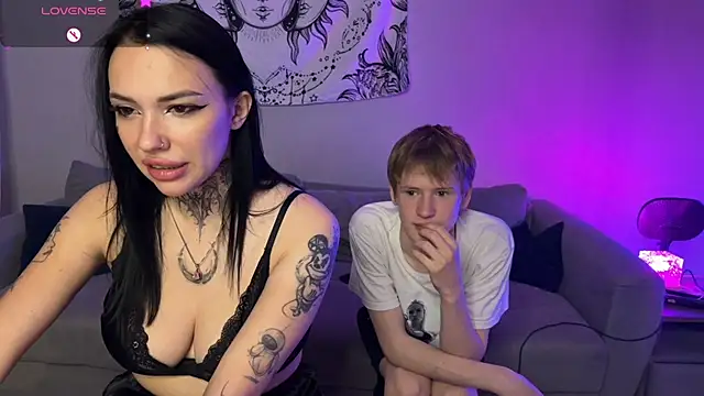 Laura Key online show from July 15, 6:48 pm