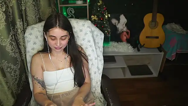 delicatedBailey online show from October 9, 2:39 pm