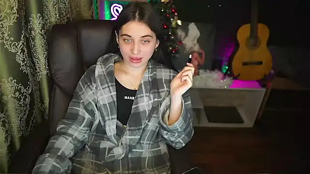 delicatedBailey online show from January 12, 2:52 pm