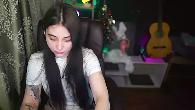 delicatedBailey online show from February 14, 5:30 am