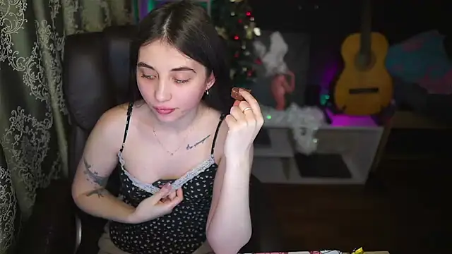 delicatedBailey online show from January 15, 5:29 am