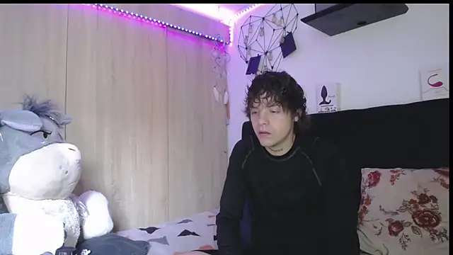 Santiago kiler online show from March 31, 1:57 pm