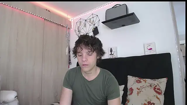 Santiago kiler online show from March 13, 1:38 pm