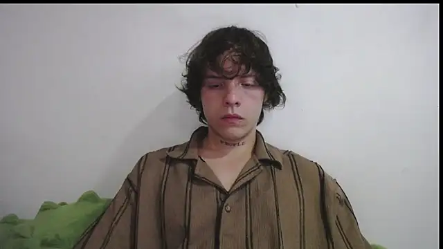 Snapshot of Santiago_kiler chatting on June 16, 12:21 am Santiago kiler online show from June 16, 12:21 am