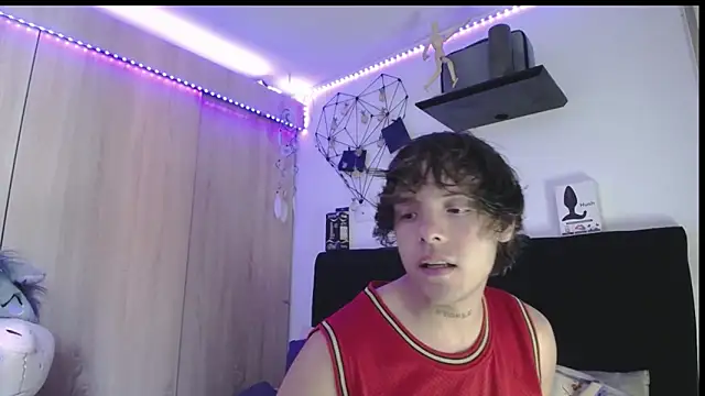 Snapshot of Santiago_kiler chatting on July 18, 7:11 pm Santiago kiler online show from July 18, 7:11 pm