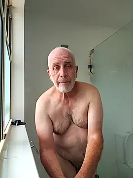 guywifi online show from February 7, 2:30 am