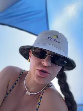 Snapshot of Natalieass chatting on July 6, 1:40 pm Natalieass online show from July 6, 1:40 pm