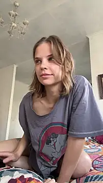 Snapshot of LeyaJohnson chatting on October 8, 11:34 am LeyaJohnson online show from October 8, 11:34 am