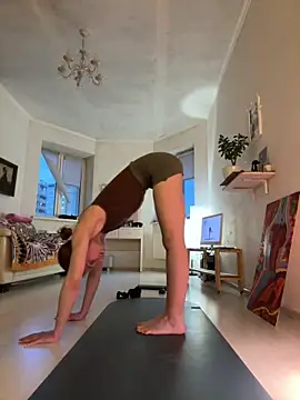 LeyaJohnson online show from April 2, 3:41 pm