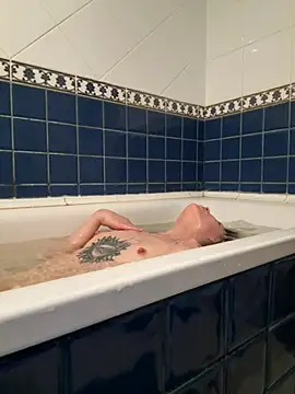 LeyaJohnson online show from April 18, 12:40 pm