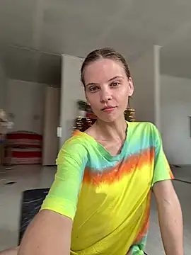 LeyaJohnson online show from June 2, 12:27 pm