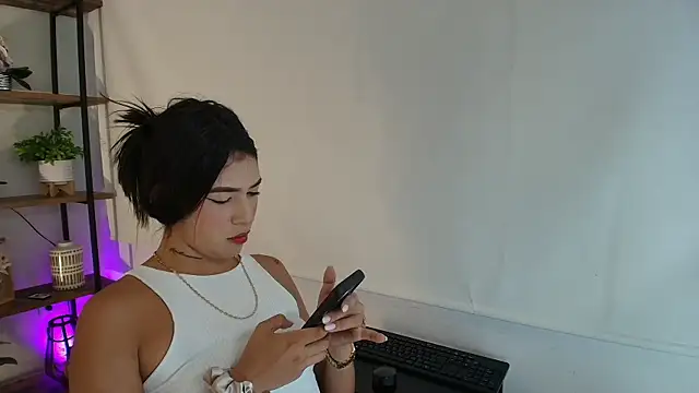 Sassy--Girl online show from July 11, 8:31 pm