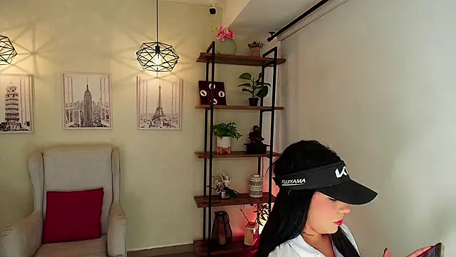 Sassy--Girl online show from February 11, 6:08 pm