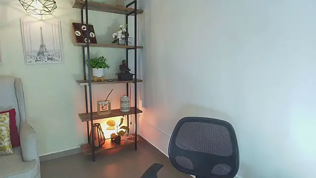 Sassy--Girl online show from March 29, 6:20 pm