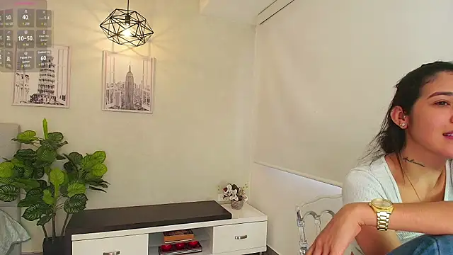 Snapshot of Sassy--Girl chatting on September 25, 6:14 pm Sassy--Girl online show from September 25, 6:14 pm