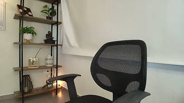 Sassy--Girl online show from March 13, 6:13 pm