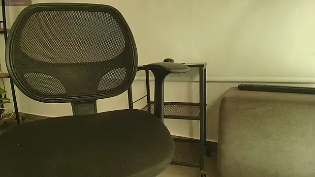 Sassy--Girl online show from April 13, 6:23 pm