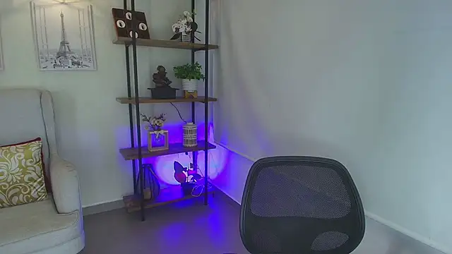 Sassy--Girl online show from April 16, 6:52 pm