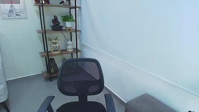 Sassy--Girl online show from April 14, 6:13 pm