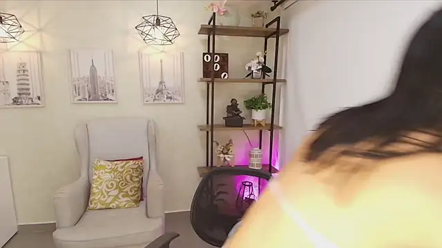Sassy--Girl online show from June 5, 7:19 pm