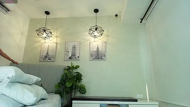 Sassy--Girl online show from November 12, 6:12 pm