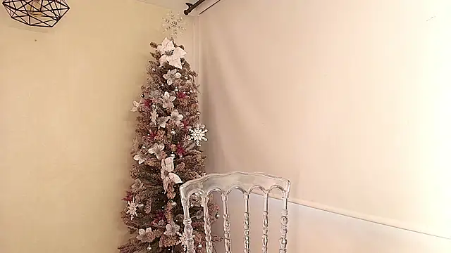 Sassy--Girl online show from December 5, 7:23 pm