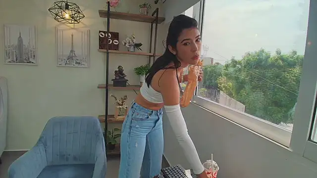 Sassy--Girl online show from July 12, 1:56 pm